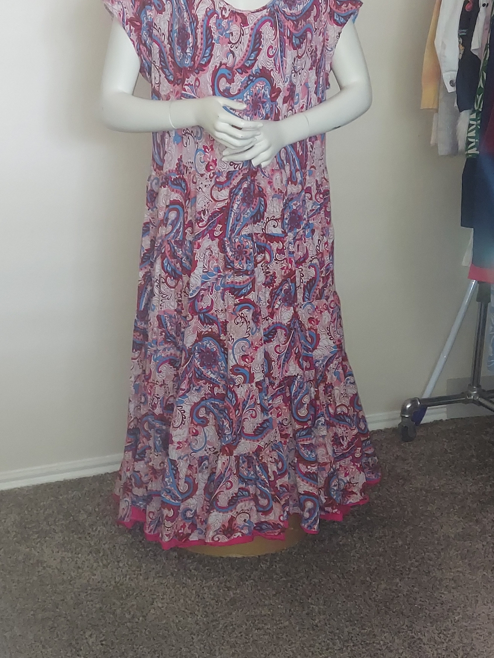 Women’s Pink Paisley Maxi Dress - Lightweight Summer Style - Picture 5 of 12